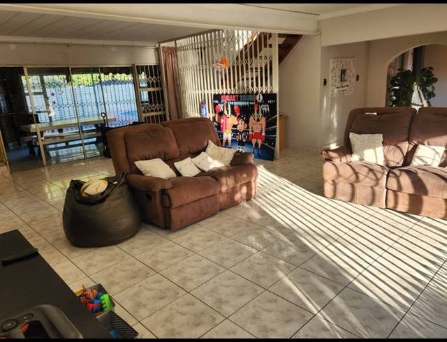 4 BEDROOM HOUSE FOR SALE IN VANDERBIJLPARK SW 2